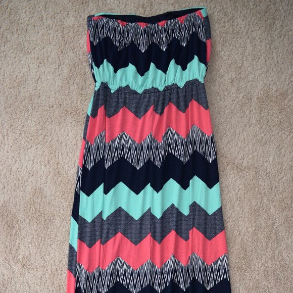 Patterned Maxi Dress - Picture 1 of 2